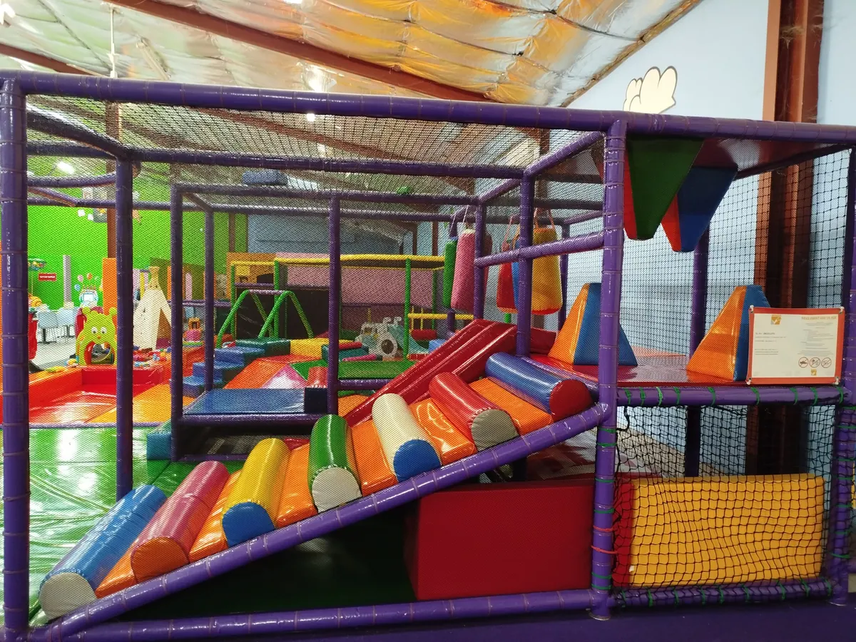 Structure de jeux et modules en mousse pour les petits